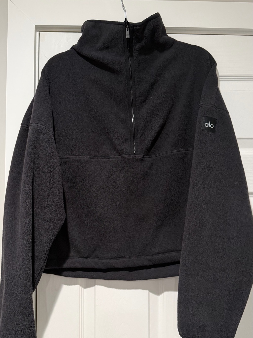 Auth. ✅ NWOT ALO Yoga Polar Fleece Retreat Cover- Up in “Black” Size Medium🖤 - Picture 2 of 10